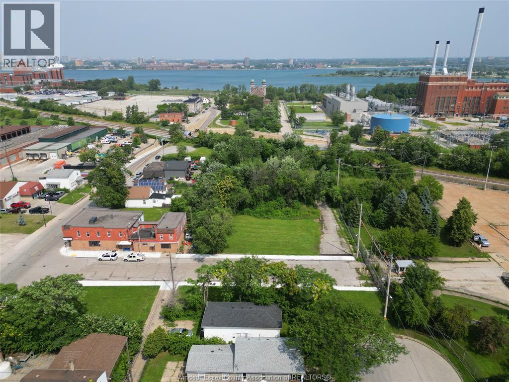 953 HENRY FORD - 22
