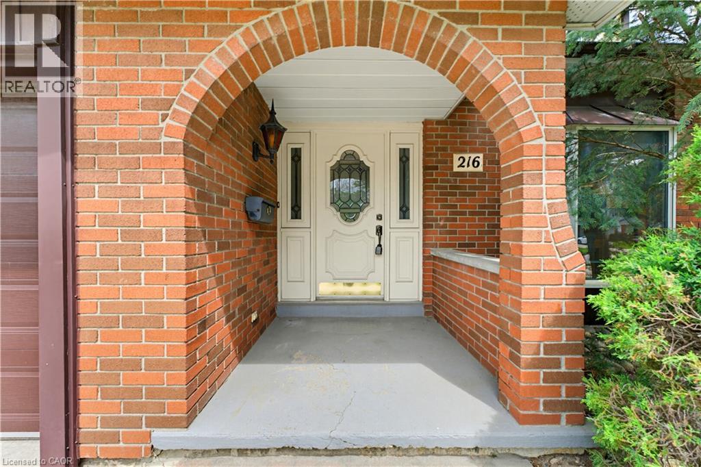 216 MCGARRY Drive, Kitchener, Ontario, N2N1H9 — Photo 5