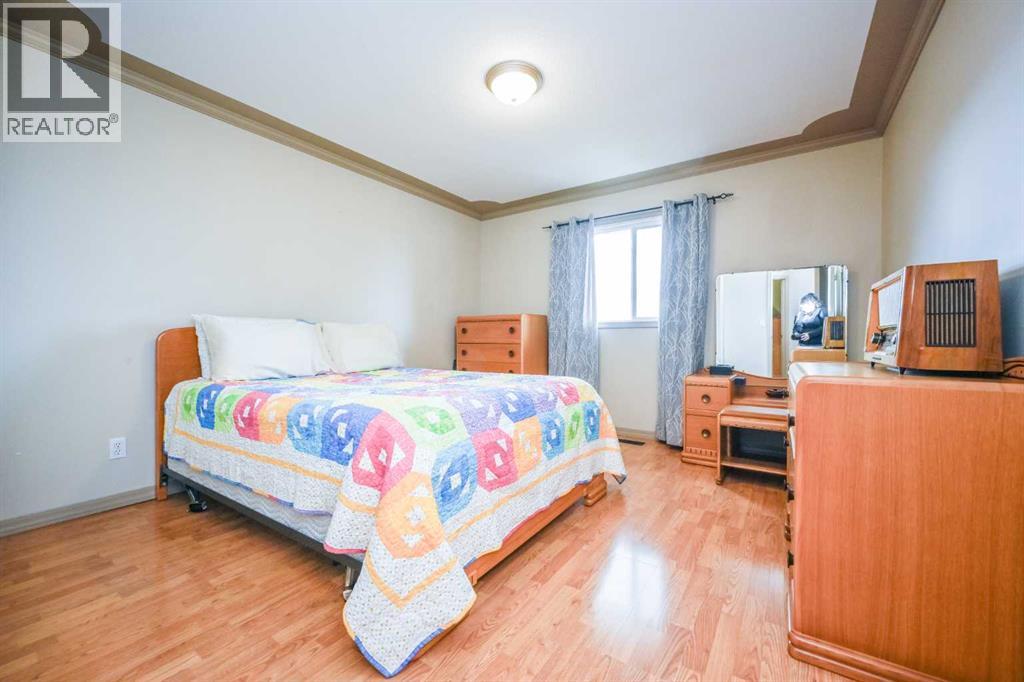 10605 72 Avenue - 9