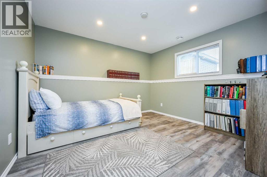 10605 72 Avenue - 14