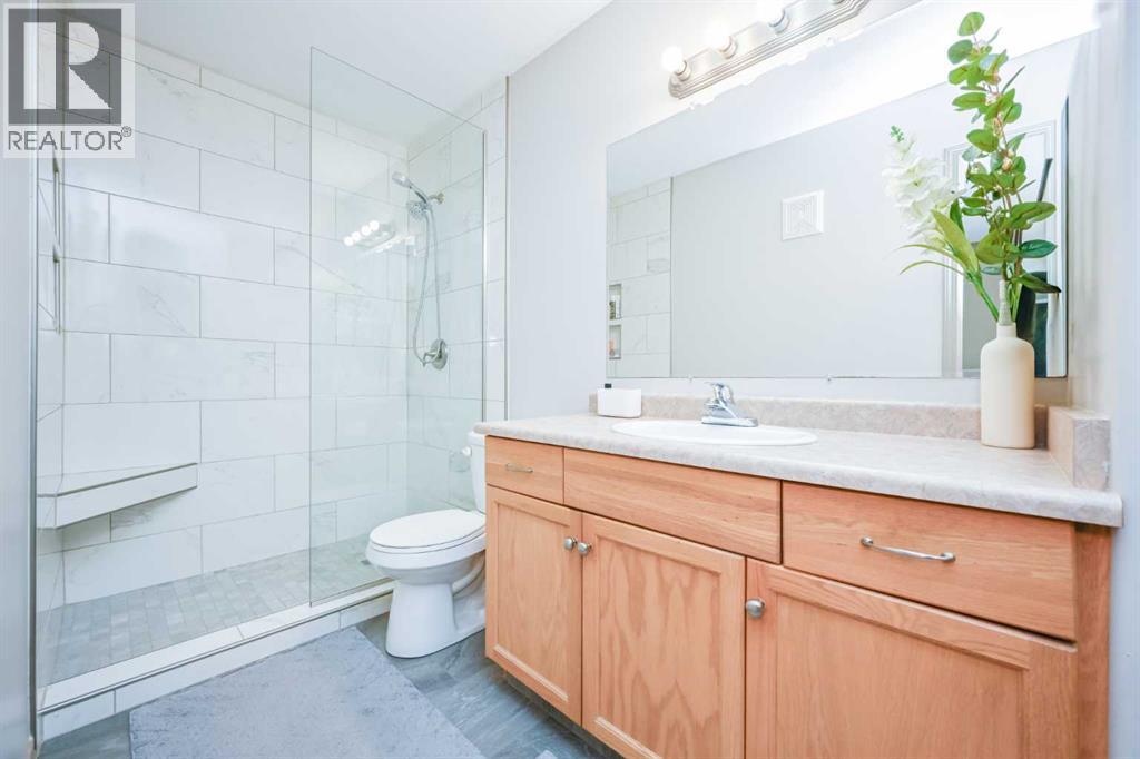 10605 72 Avenue - 11