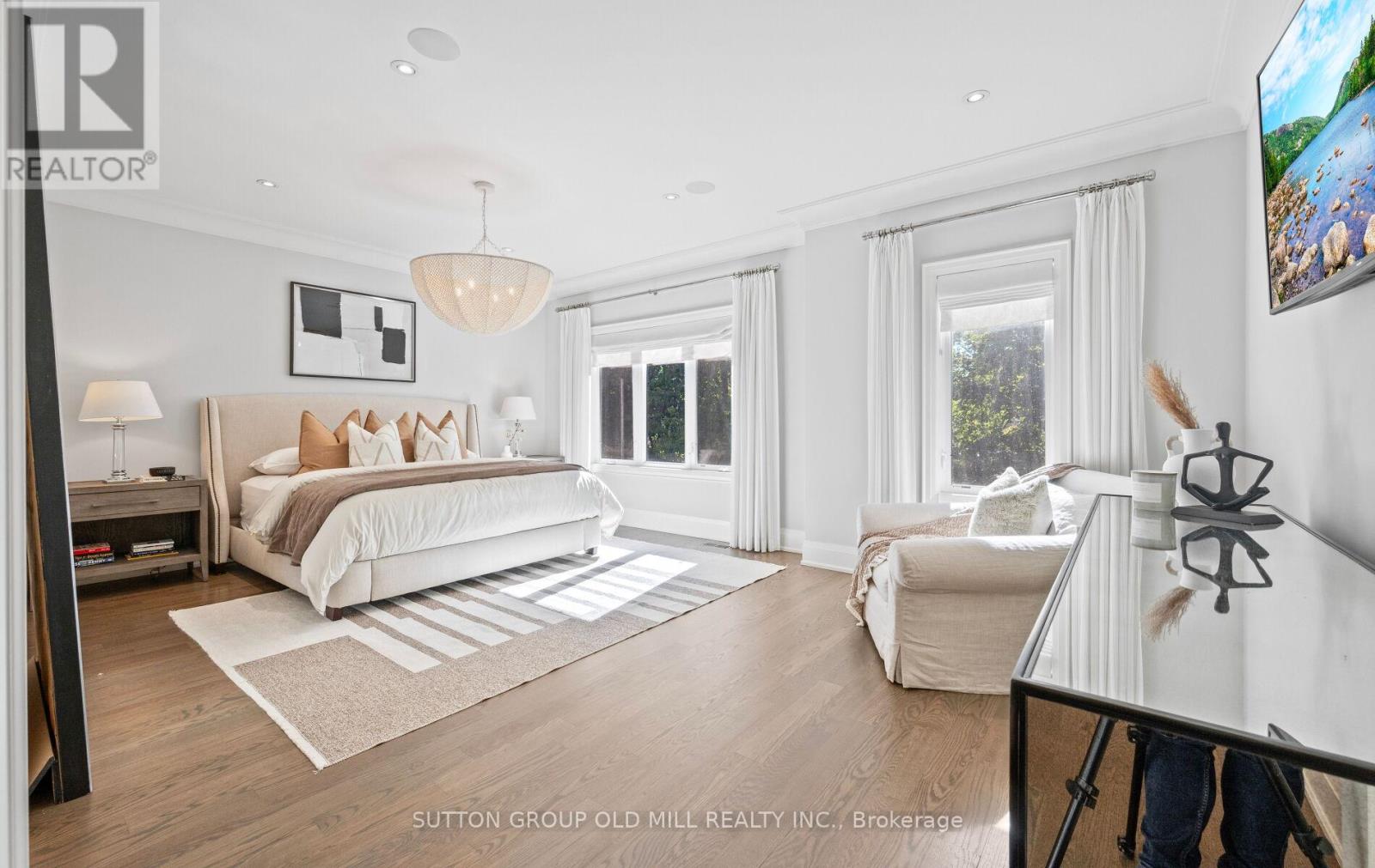 8 CUMBERLAND DRIVE - 33