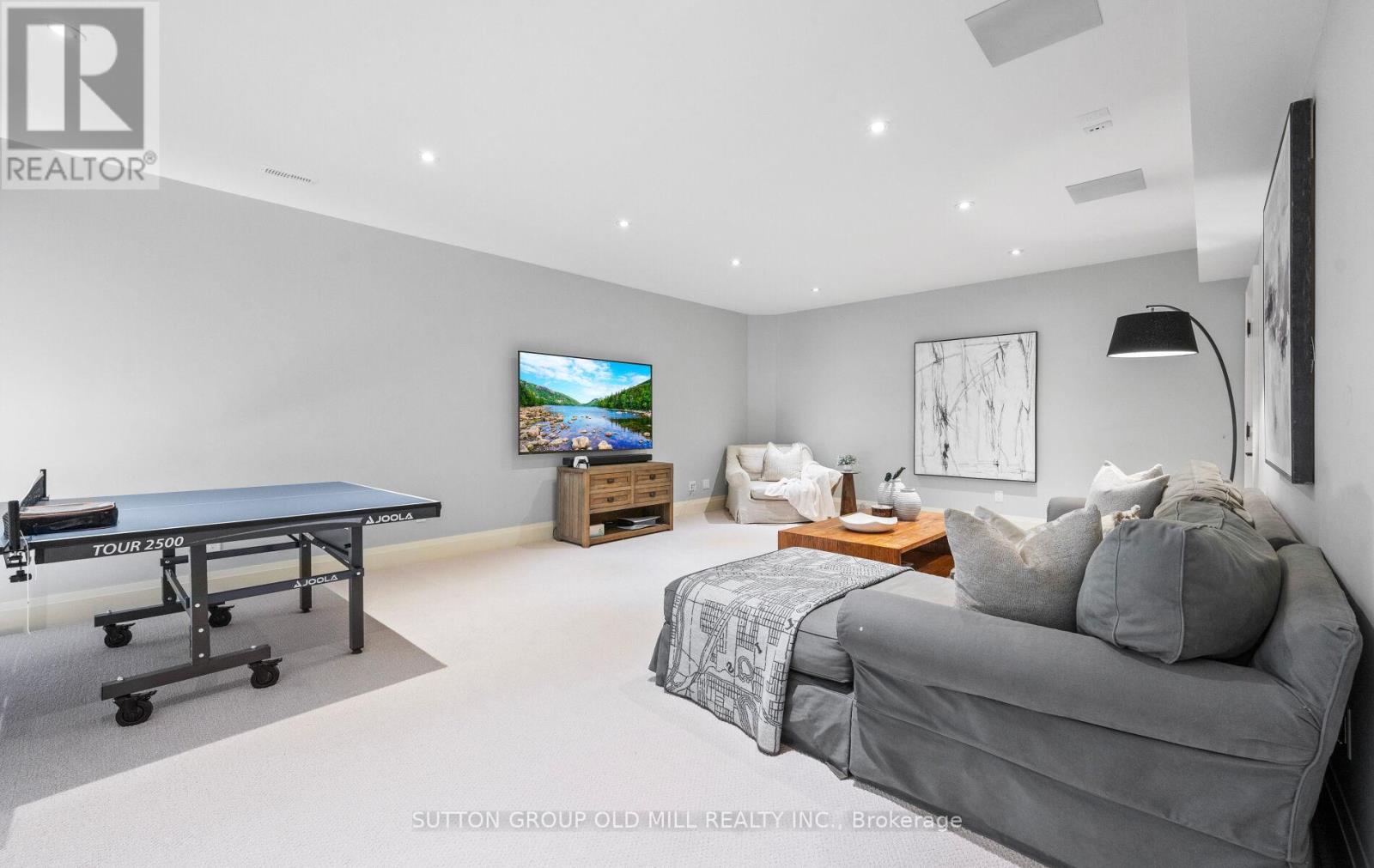 8 CUMBERLAND DRIVE - 42