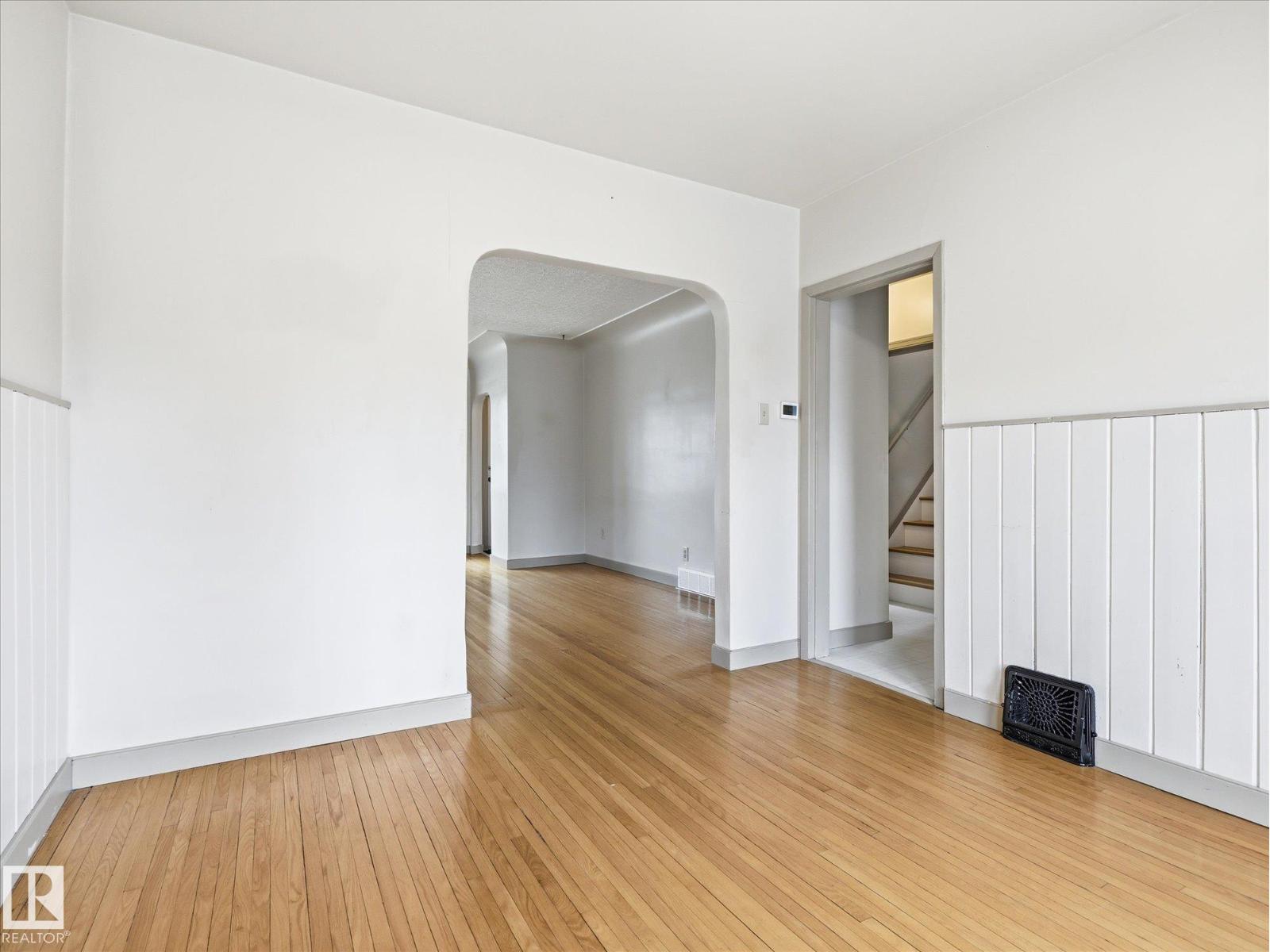 12324 104 ST NW - 10