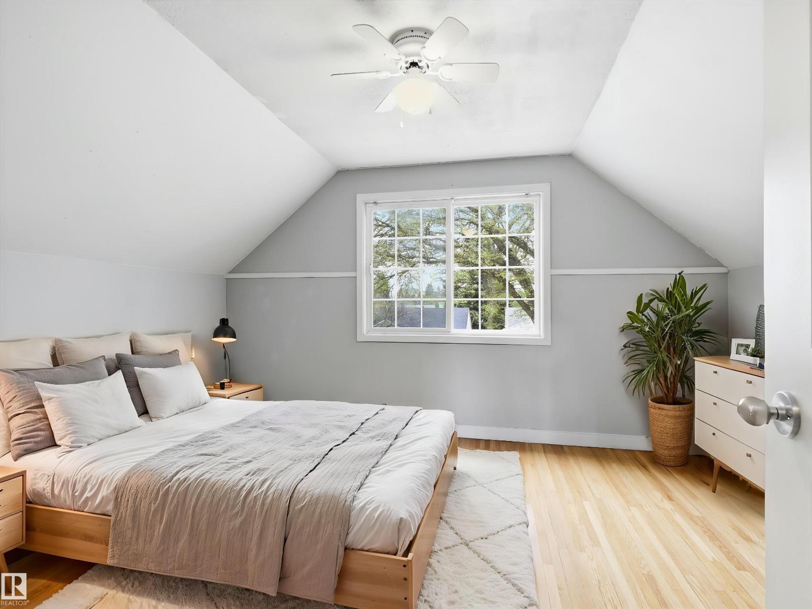 12324 104 ST NW - 19