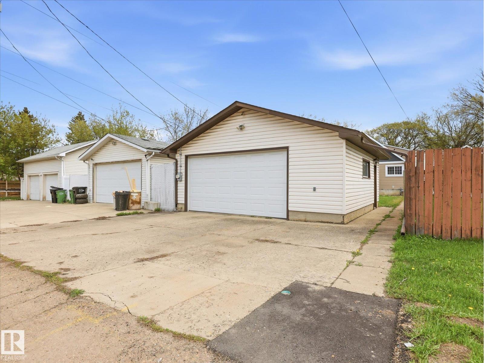 12324 104 ST NW - 37