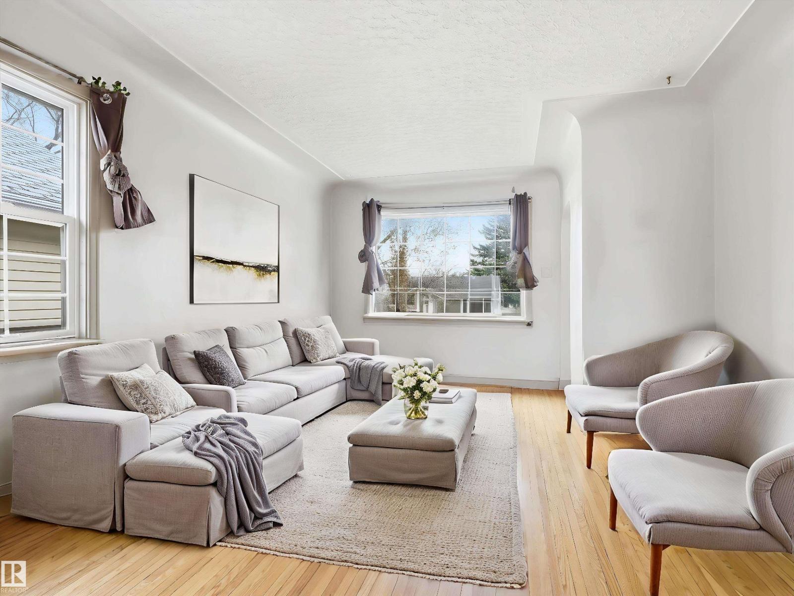 12324 104 ST NW - 5