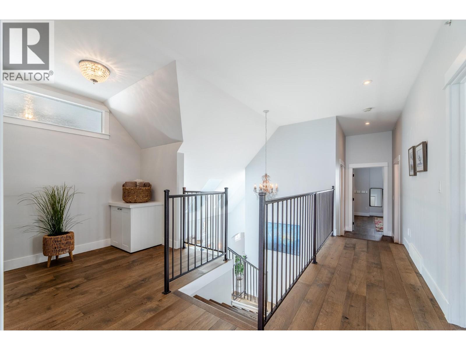 #11 15419 Lakeshore Drive N - 12