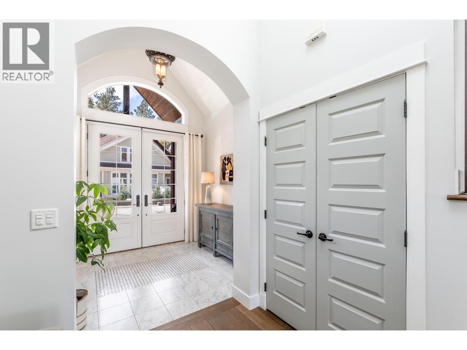 #11 15419 Lakeshore Drive N - 2