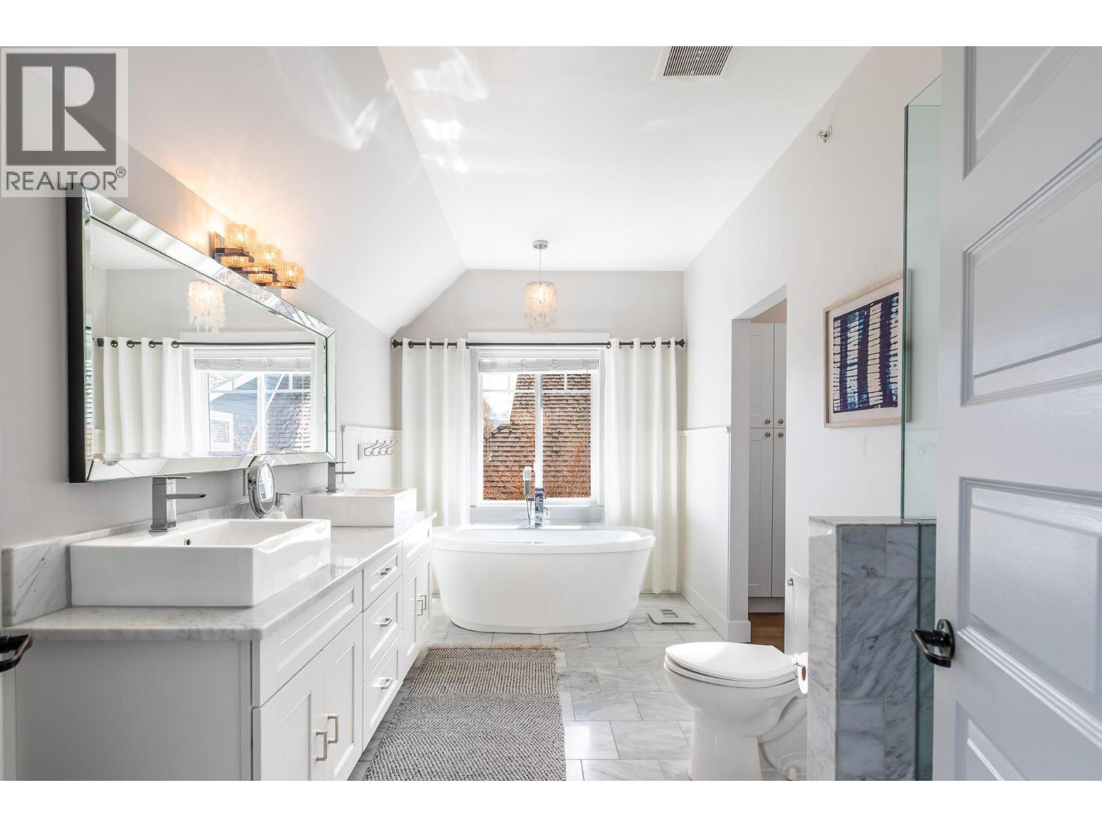 #11 15419 Lakeshore Drive N - 14