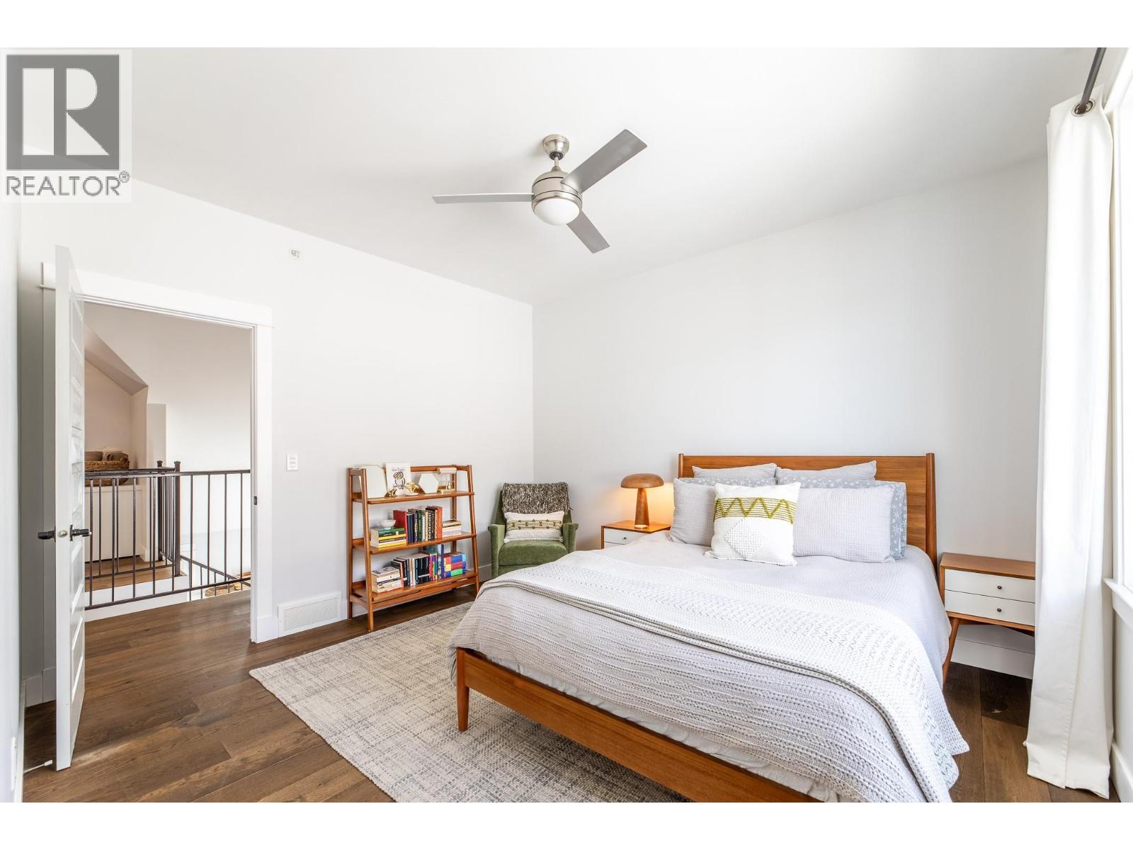 #11 15419 Lakeshore Drive N - 16