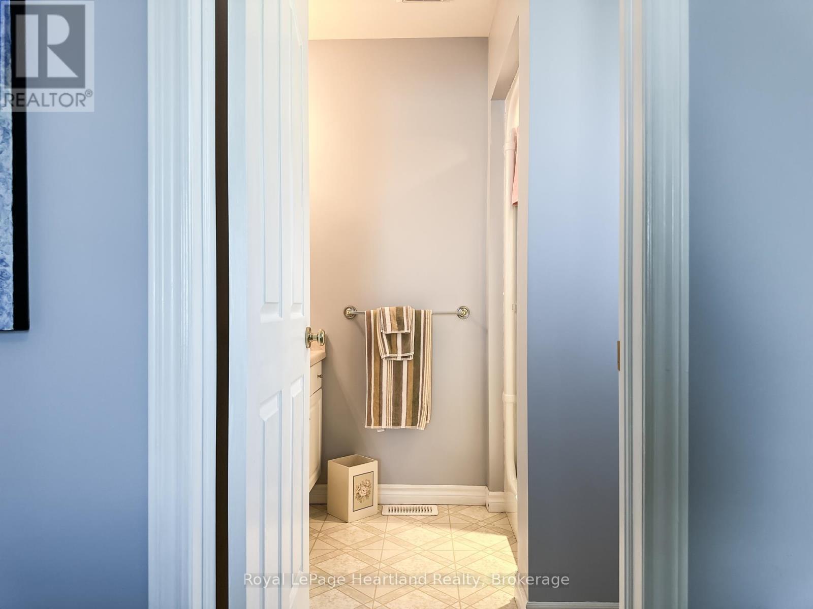 22 ALGONQUIN LANE - 23