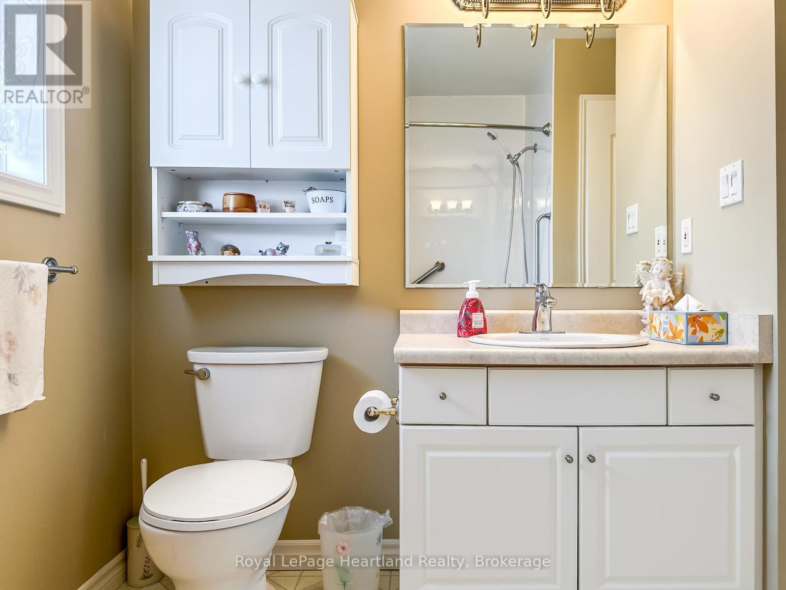 22 ALGONQUIN LANE - 25