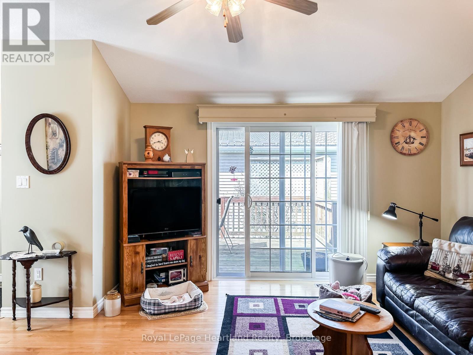 22 ALGONQUIN LANE - 18