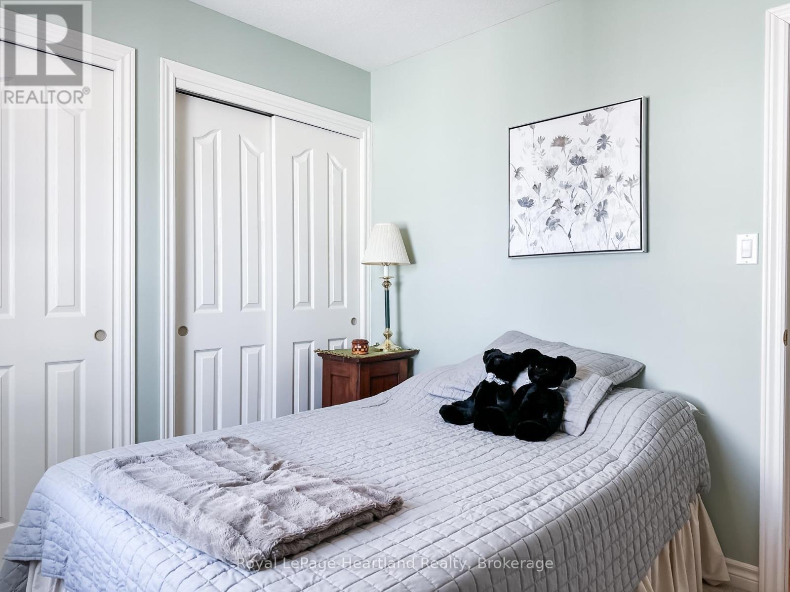 22 ALGONQUIN LANE - 26