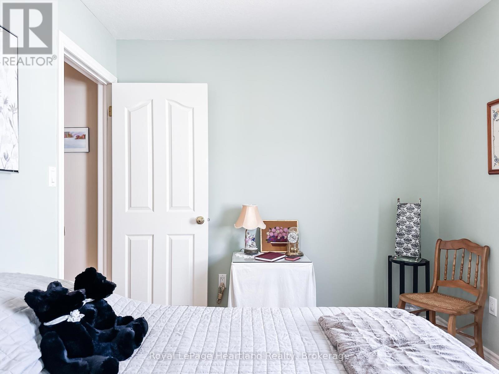 22 ALGONQUIN LANE - 27