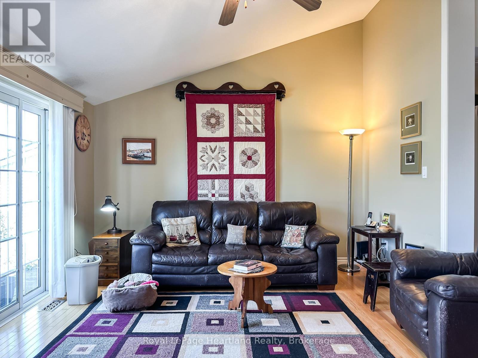22 ALGONQUIN LANE - 15