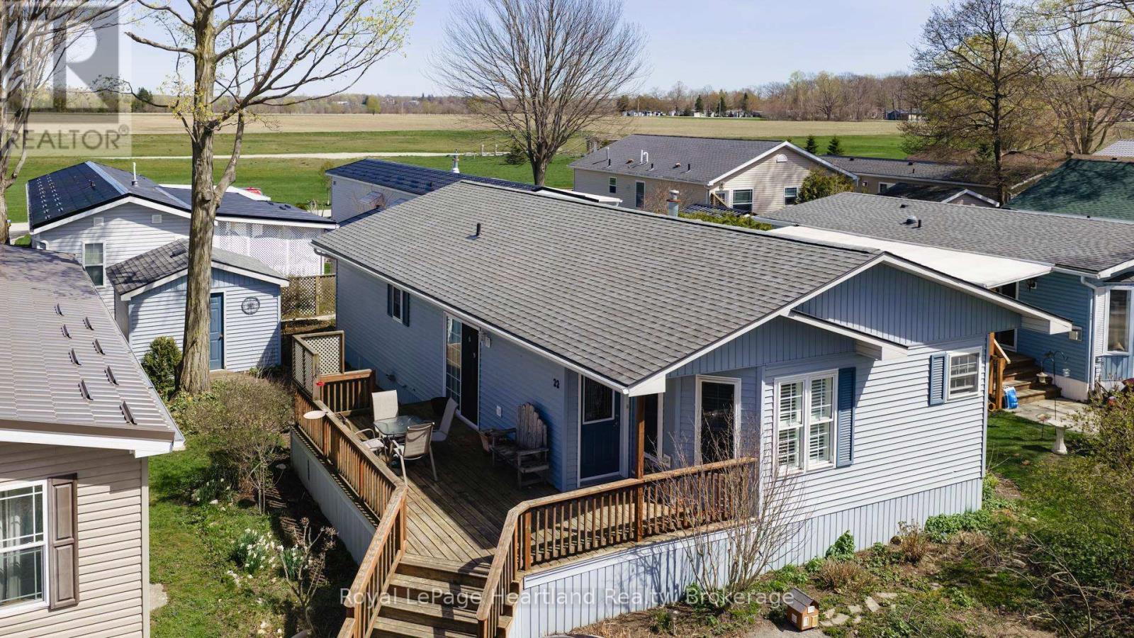 22 ALGONQUIN LANE - 33