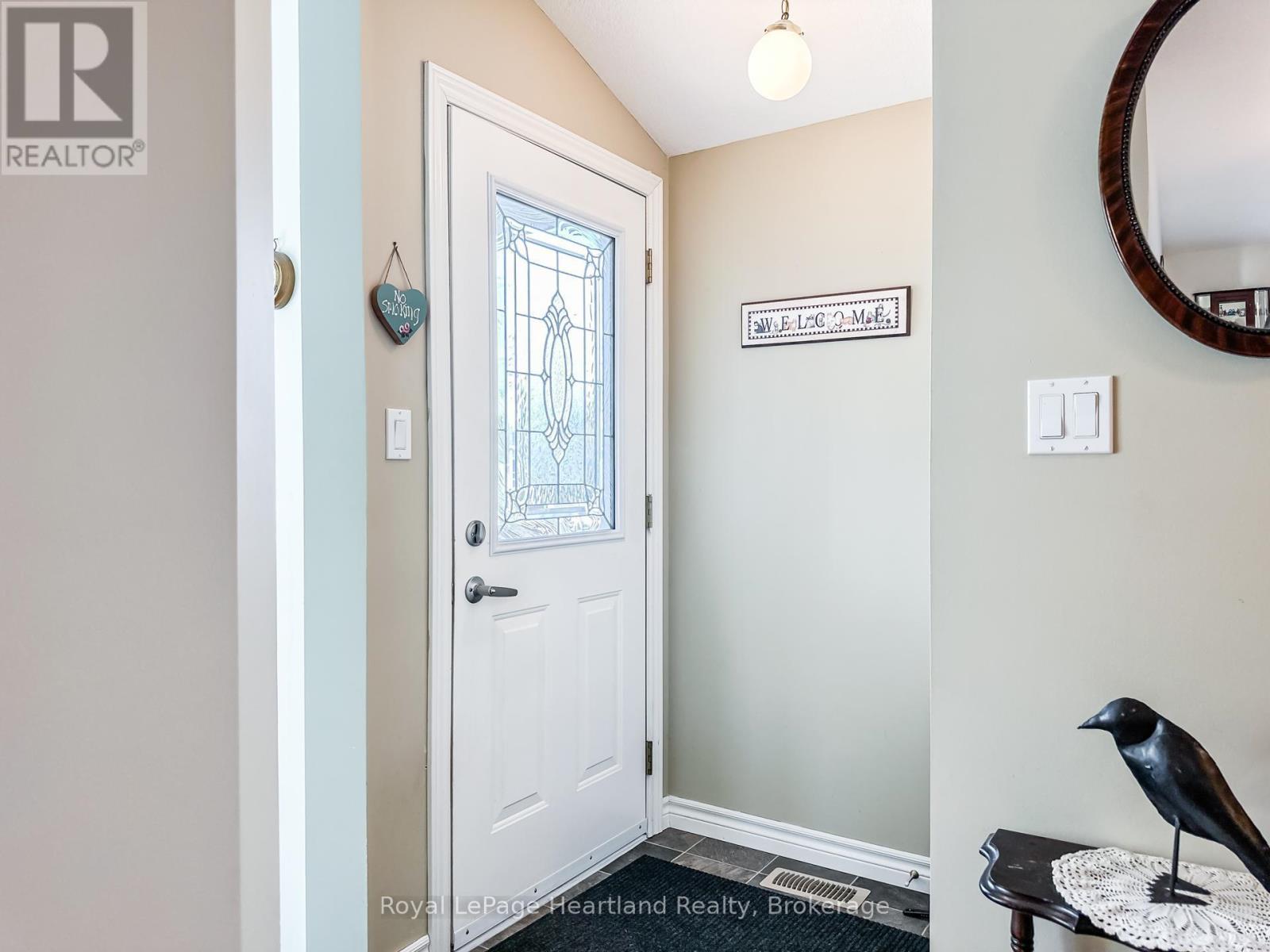 22 ALGONQUIN LANE - 5