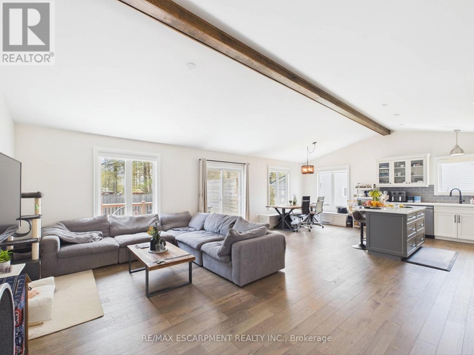 10 THAIN STREET W - 6