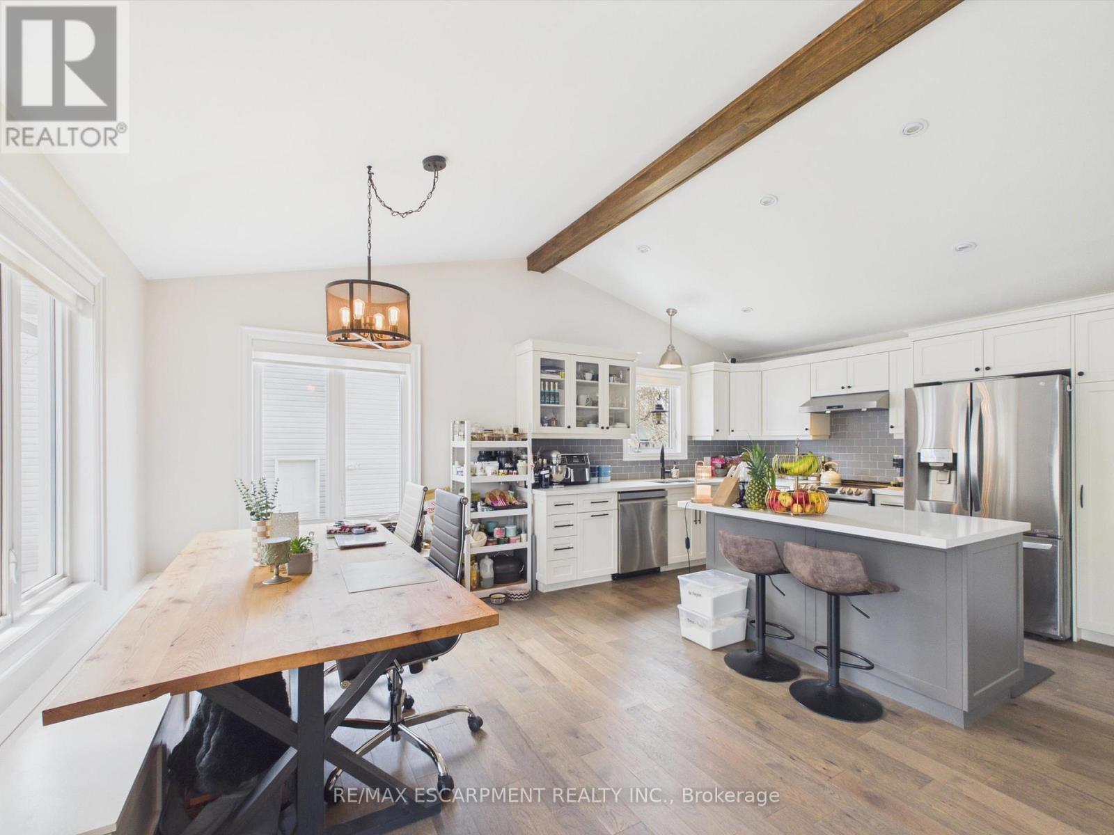 10 THAIN STREET W - 8