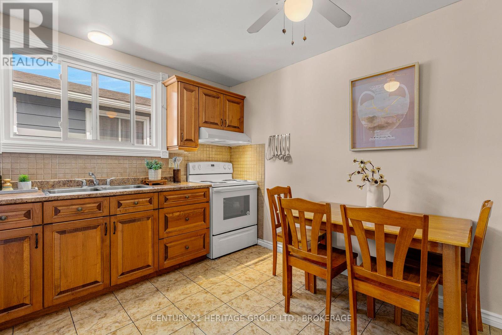 1112 BASSWOOD PLACE - 11