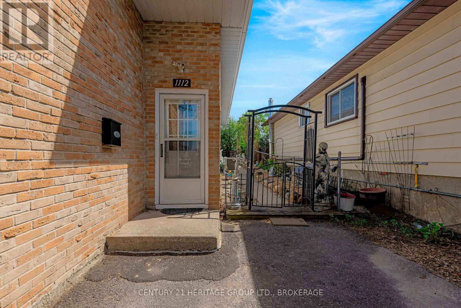 1112 BASSWOOD PLACE - 4