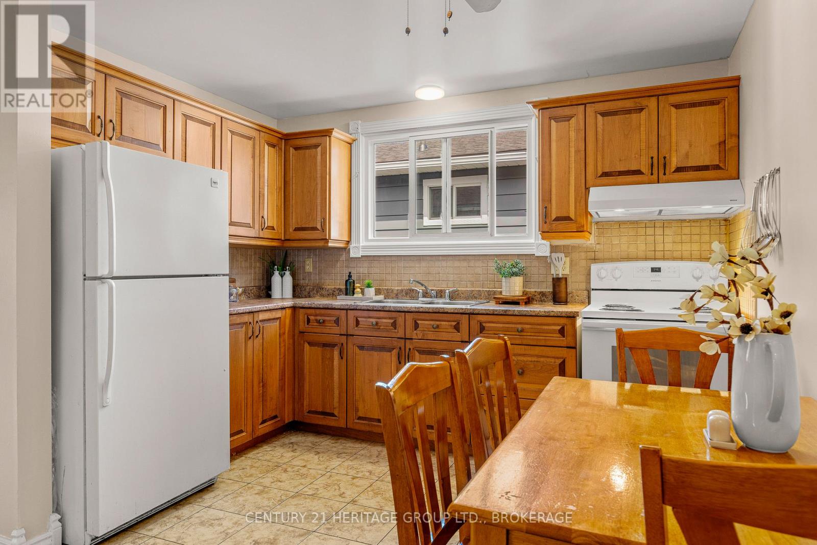 1112 BASSWOOD PLACE - 9
