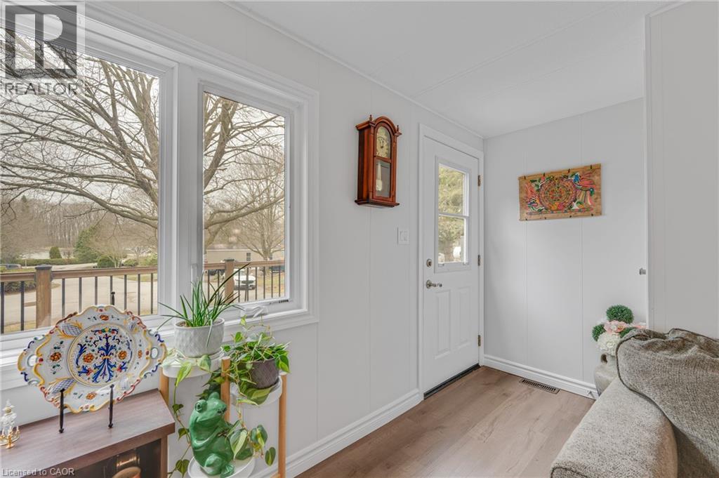 157 MAPLE Crescent - 8