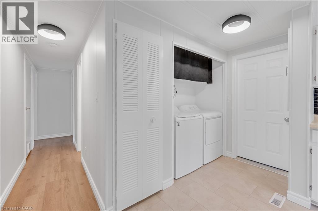 157 MAPLE Crescent - 15