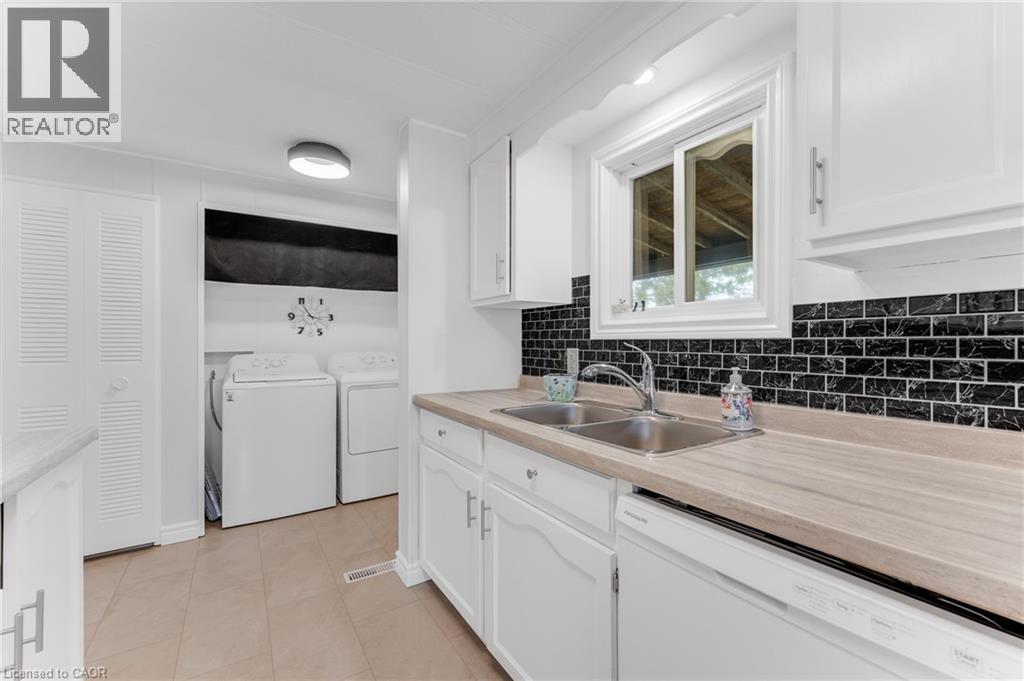 157 MAPLE Crescent - 12