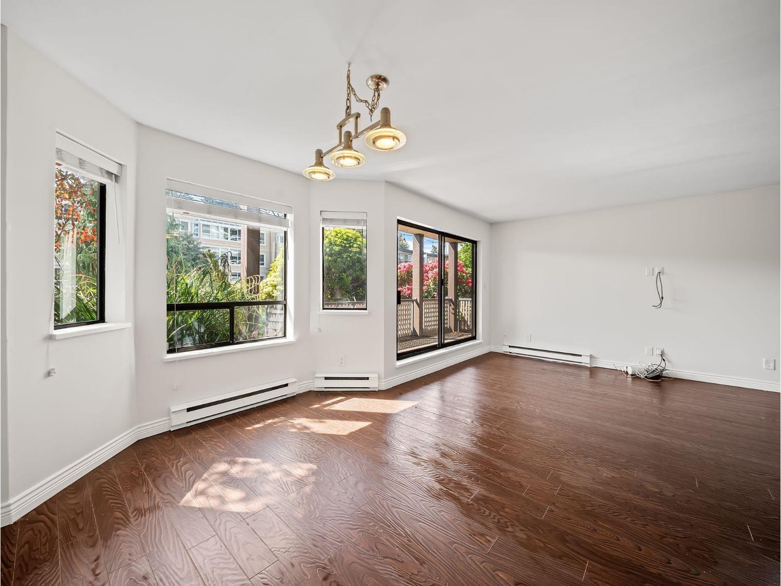 105 1460 MARTIN STREET, White Rock