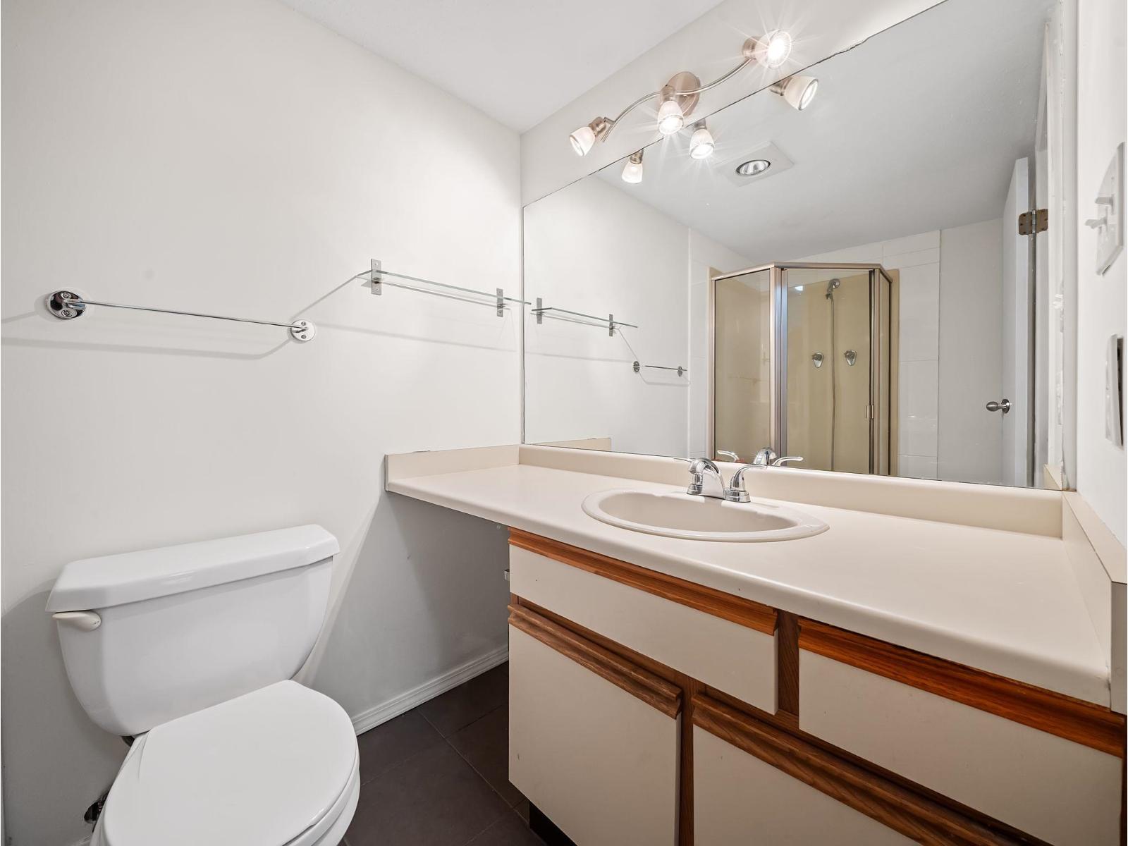 105 1460 MARTIN STREET, White Rock