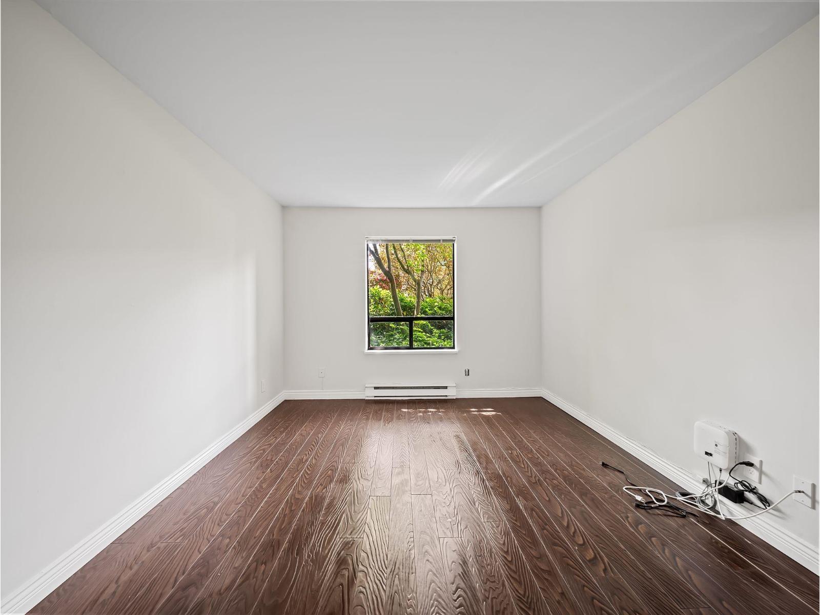 105 1460 MARTIN STREET, White Rock