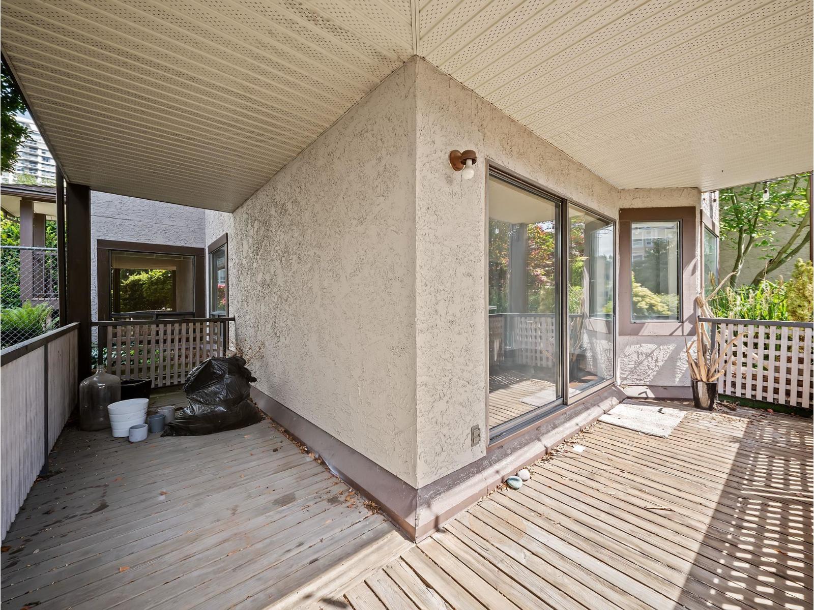 105 1460 MARTIN STREET, White Rock