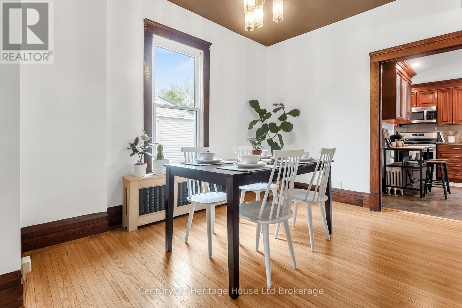 10 CLYDE STREET - 12