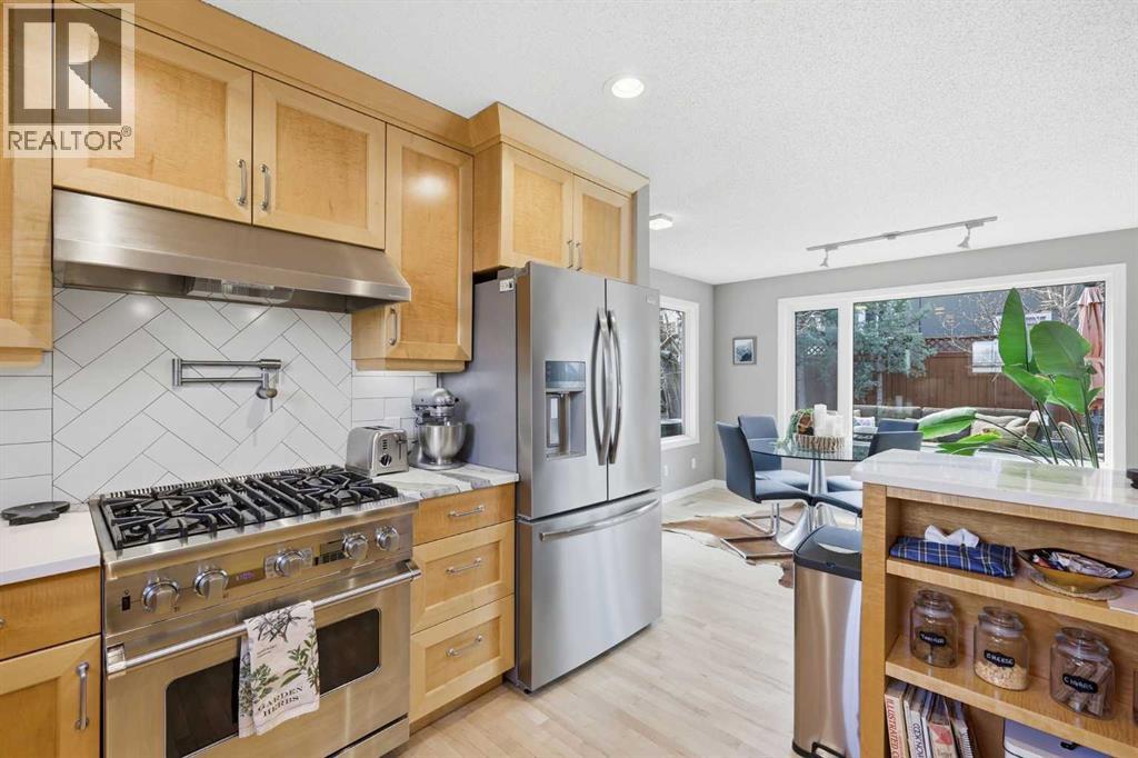 2712 22 Street SW - 11