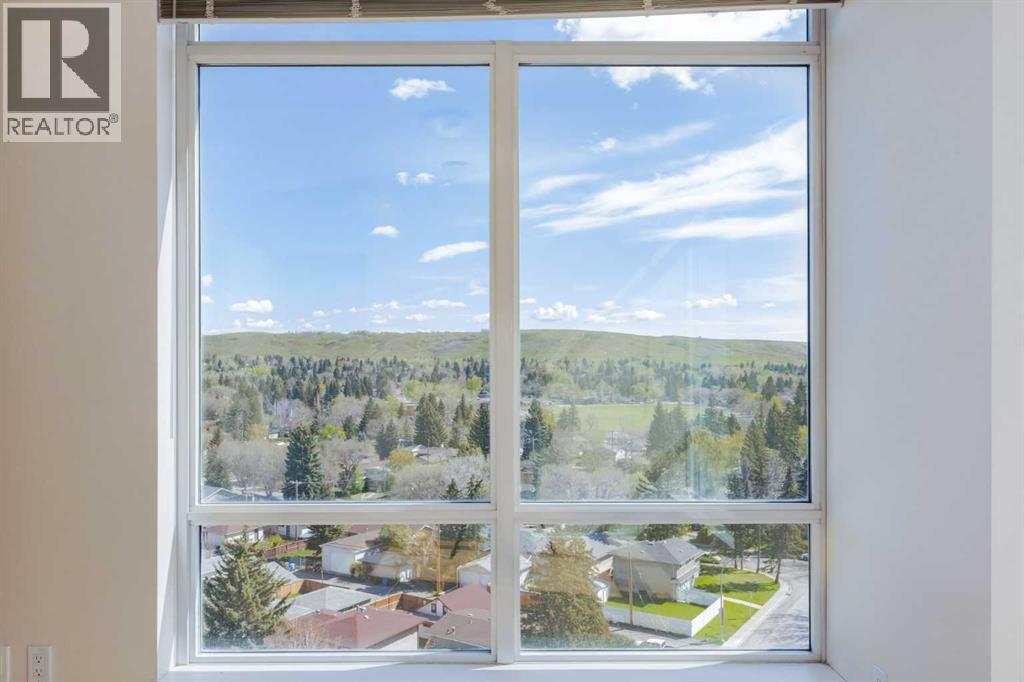 #1001 10 Brentwood Common NW - 23