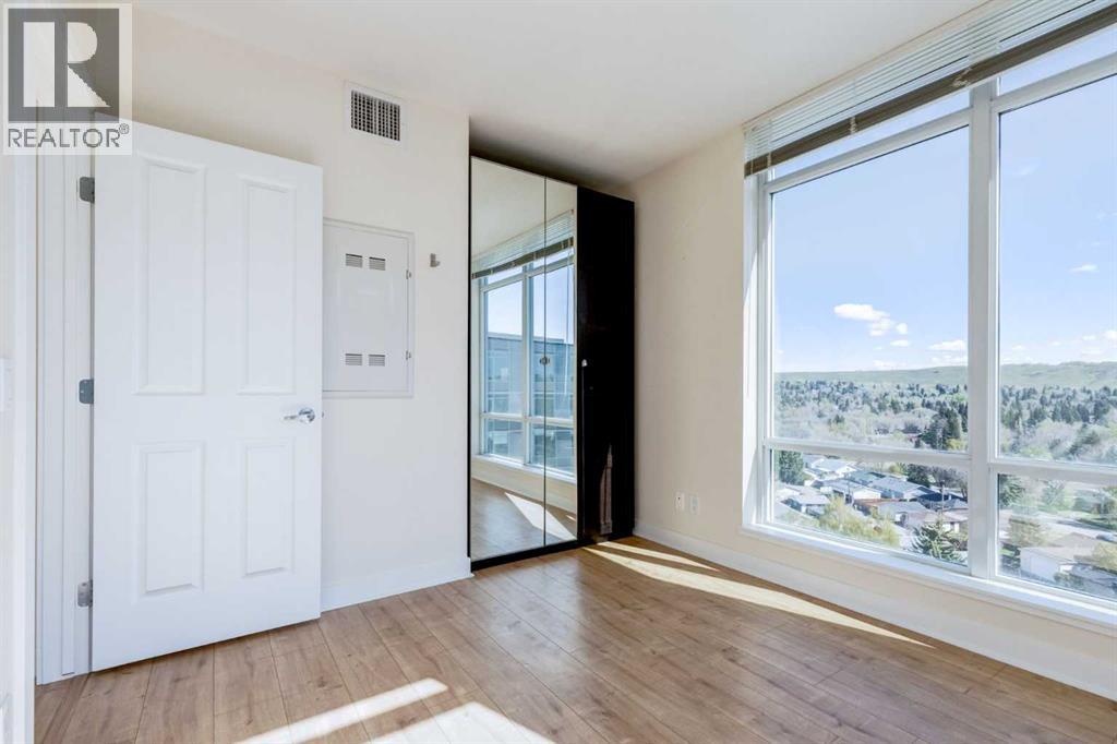 #1001 10 Brentwood Common NW - 21