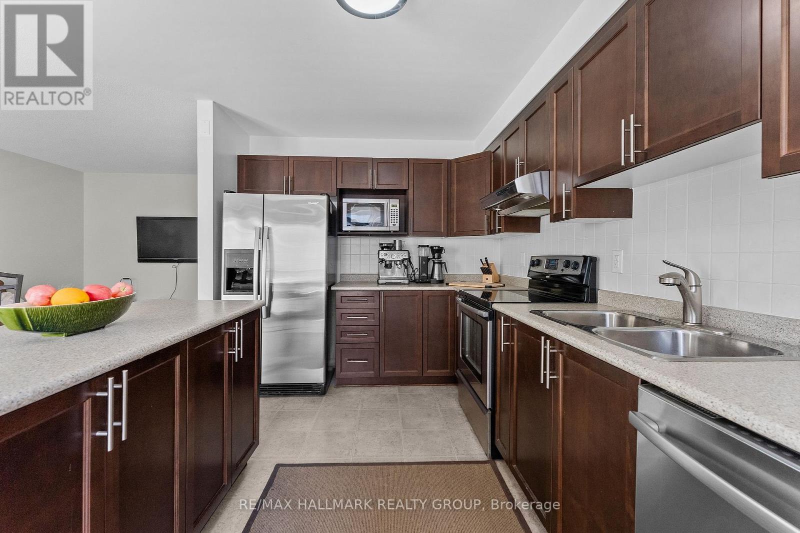 231 ROLLING MEADOW CRESCENT - 23
