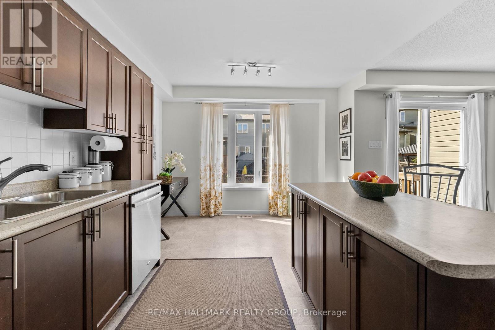 231 ROLLING MEADOW CRESCENT - 26