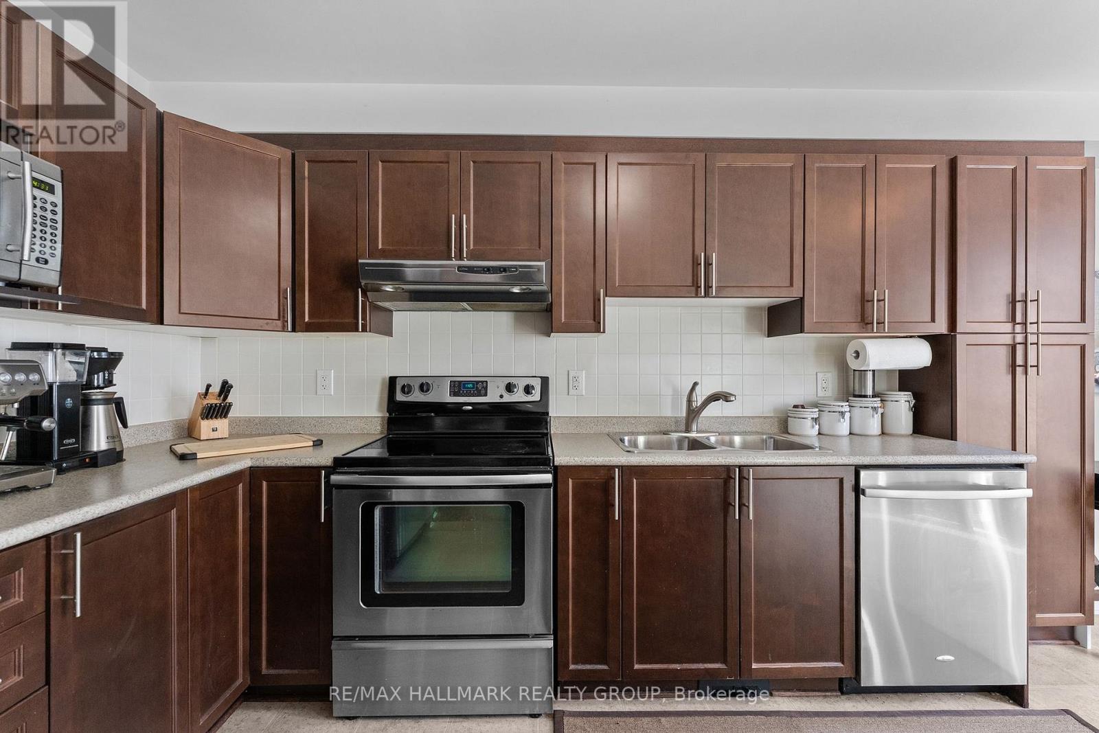231 ROLLING MEADOW CRESCENT - 27
