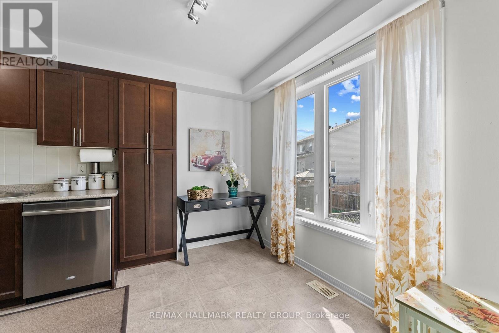 231 ROLLING MEADOW CRESCENT - 28