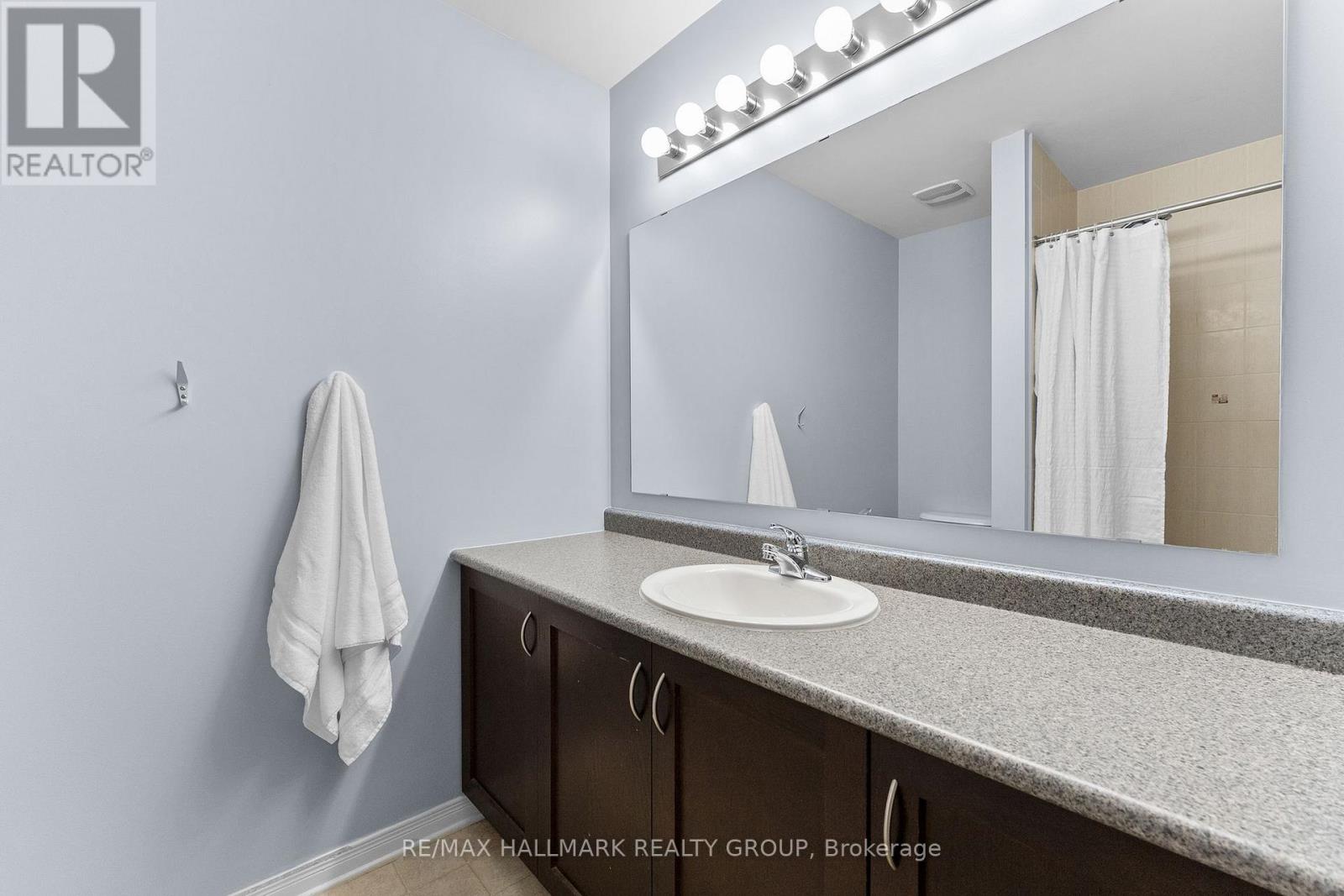 231 ROLLING MEADOW CRESCENT - 37