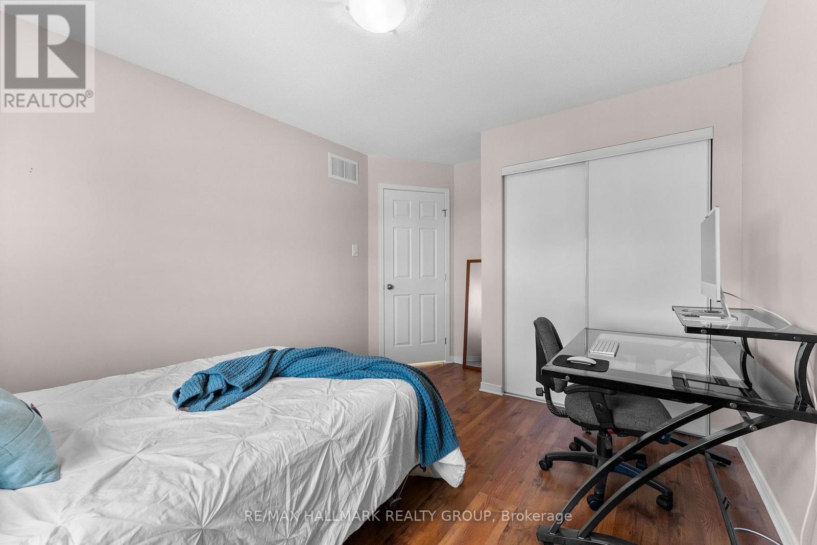 231 ROLLING MEADOW CRESCENT - 40