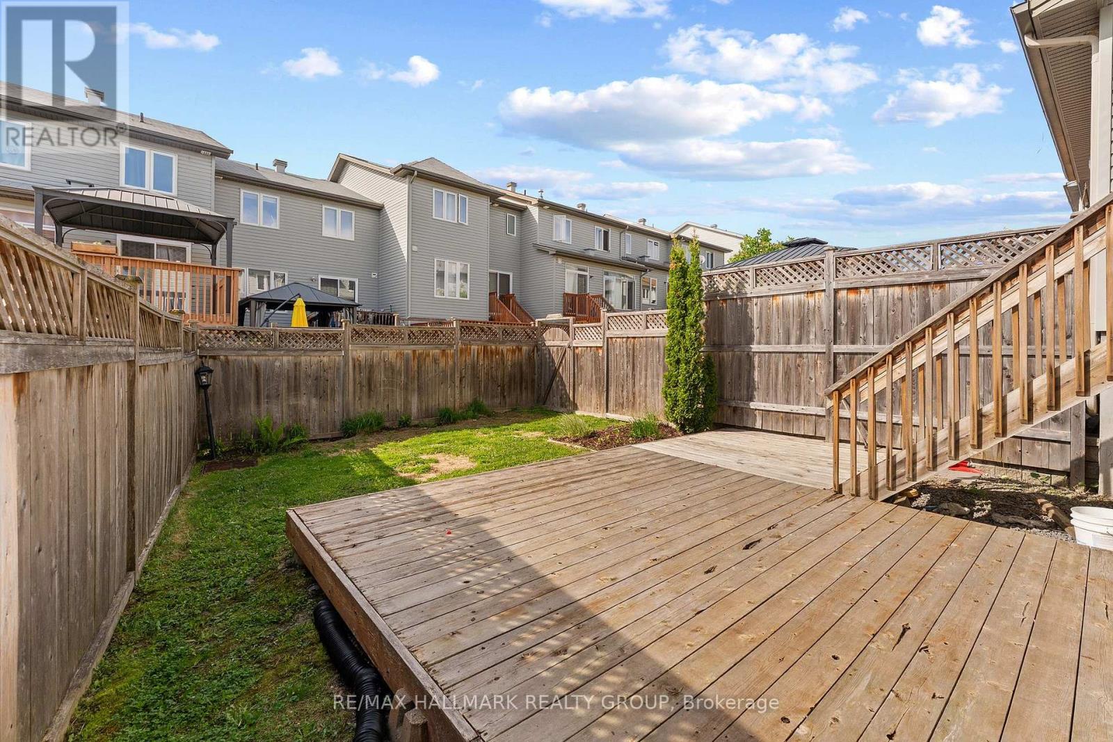 231 ROLLING MEADOW CRESCENT - 44
