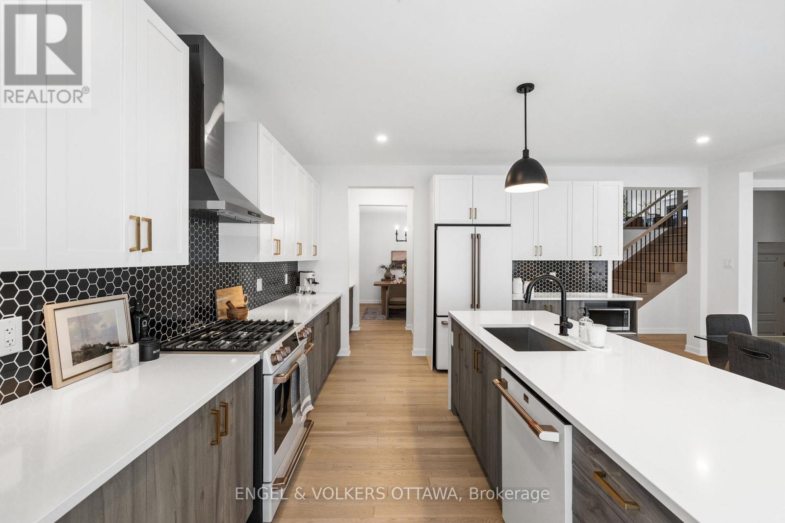 612 RIBBON STREET - 12