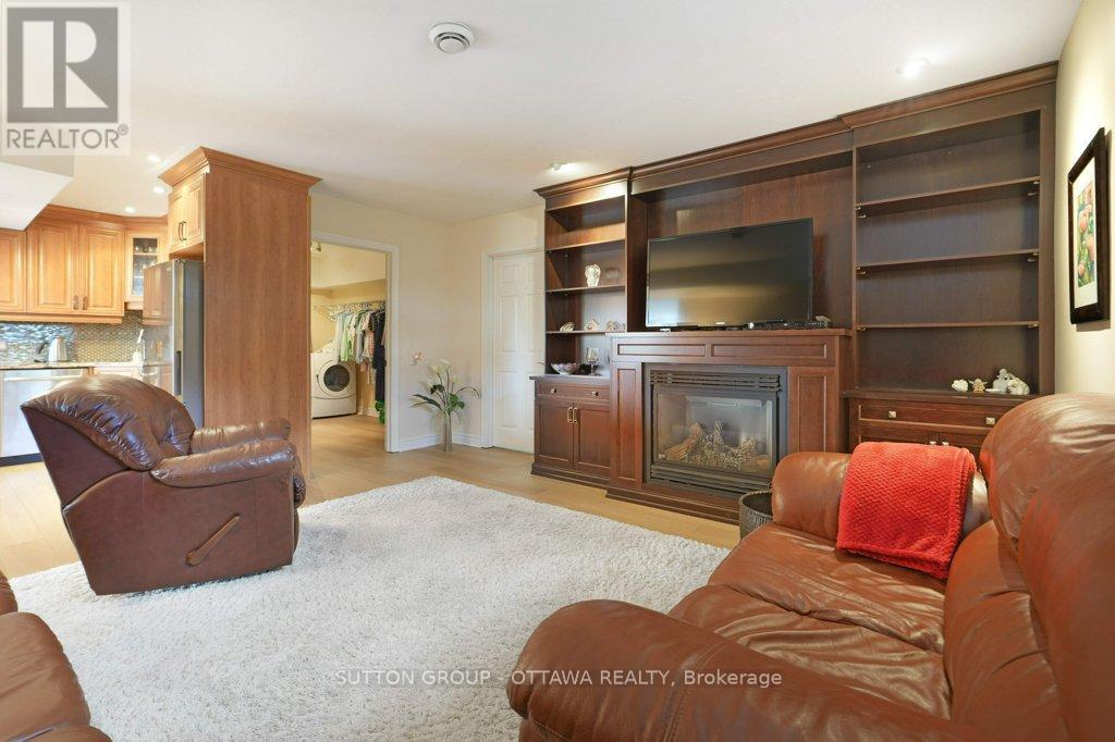6881 LAKES PARK DRIVE - 38