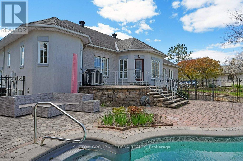 6881 LAKES PARK DRIVE - 42