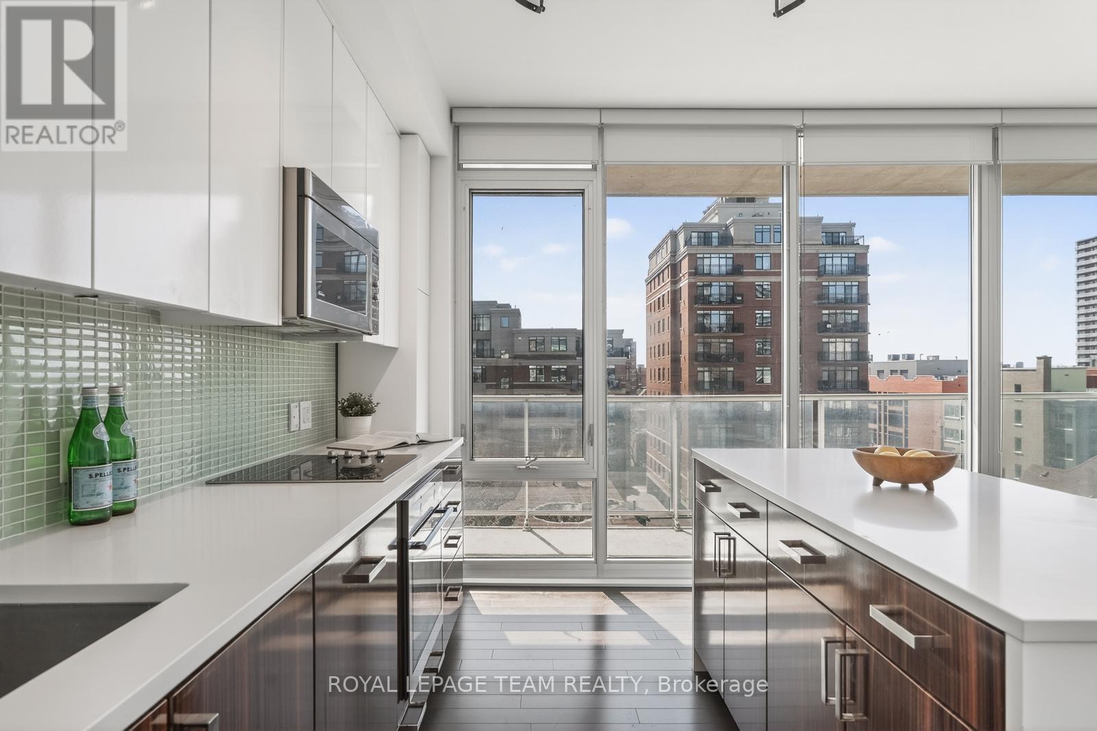 #604 300 LISGAR STREET - 10